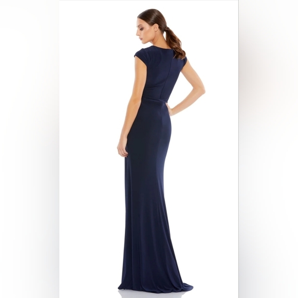 Ieena for Mac Duggal, V-Neck Ruched‎ Jersey Gown, Navy, Size 10, NWT - Picture 2 of 10